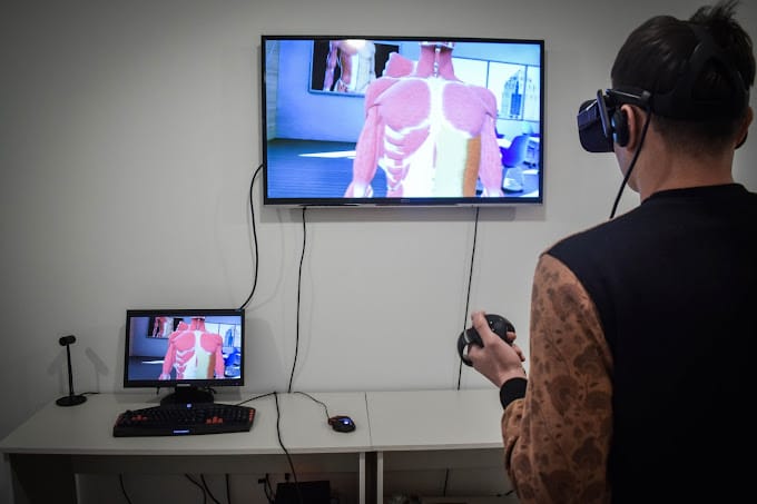 VR